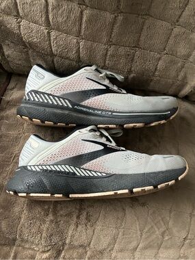 Brooks Adrenaline GTS Women’s Running Shoes - Light Gray with Black